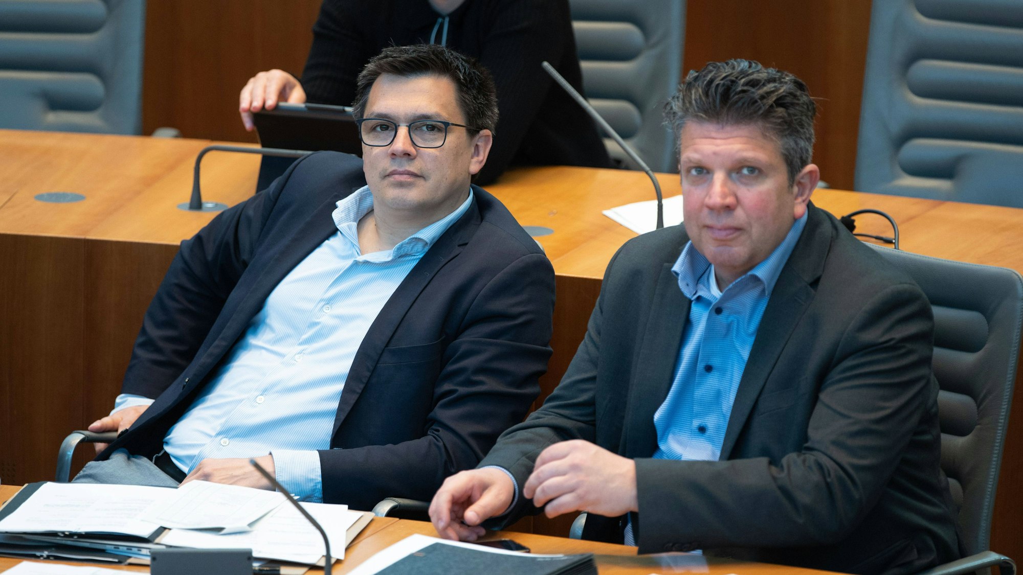 Die SPD fordert von Verkehrsminister Krischer einen Gesamtmasterplan Brücken. So sollen negative Folgen für Menschen und Wirtschaft in der betroffenen Region abgefedert werden. SPD-Fraktionsvize Alexander Vogt (v.l.) und Gordan Dudas, verkehrspolitischer Sprecher der SPD.