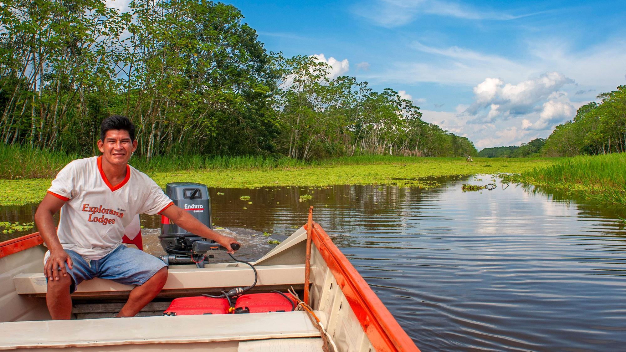 Amazonas-Fluss-Expedition mit dem Boot auf dem Amazonas bei Iquitos, Loreto, Peru.
