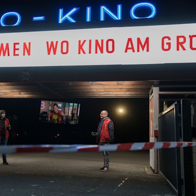 Das Autokino in Köln-Porz darf trotz Corona-Shutdown geöffnet bleiben (2020)