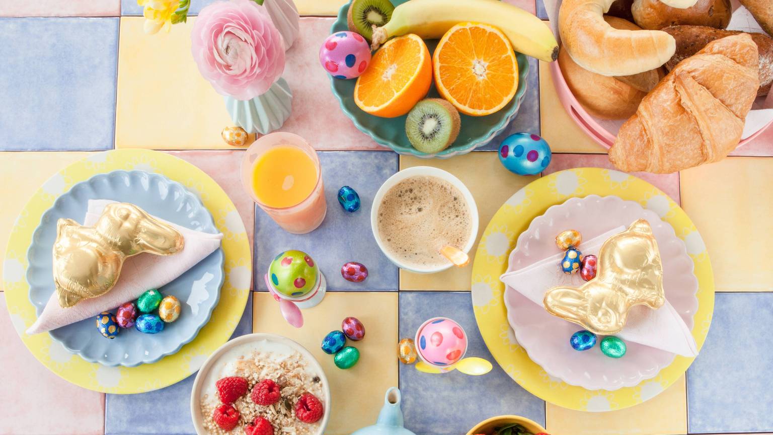 Frisches Brot und Gebäck an Ostern