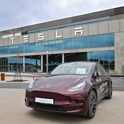 Das Werk der Tesla-Gigafactory Berlin-Brandenburg in Grünheide gibt angeblich zu viel Schadstoffe ab.