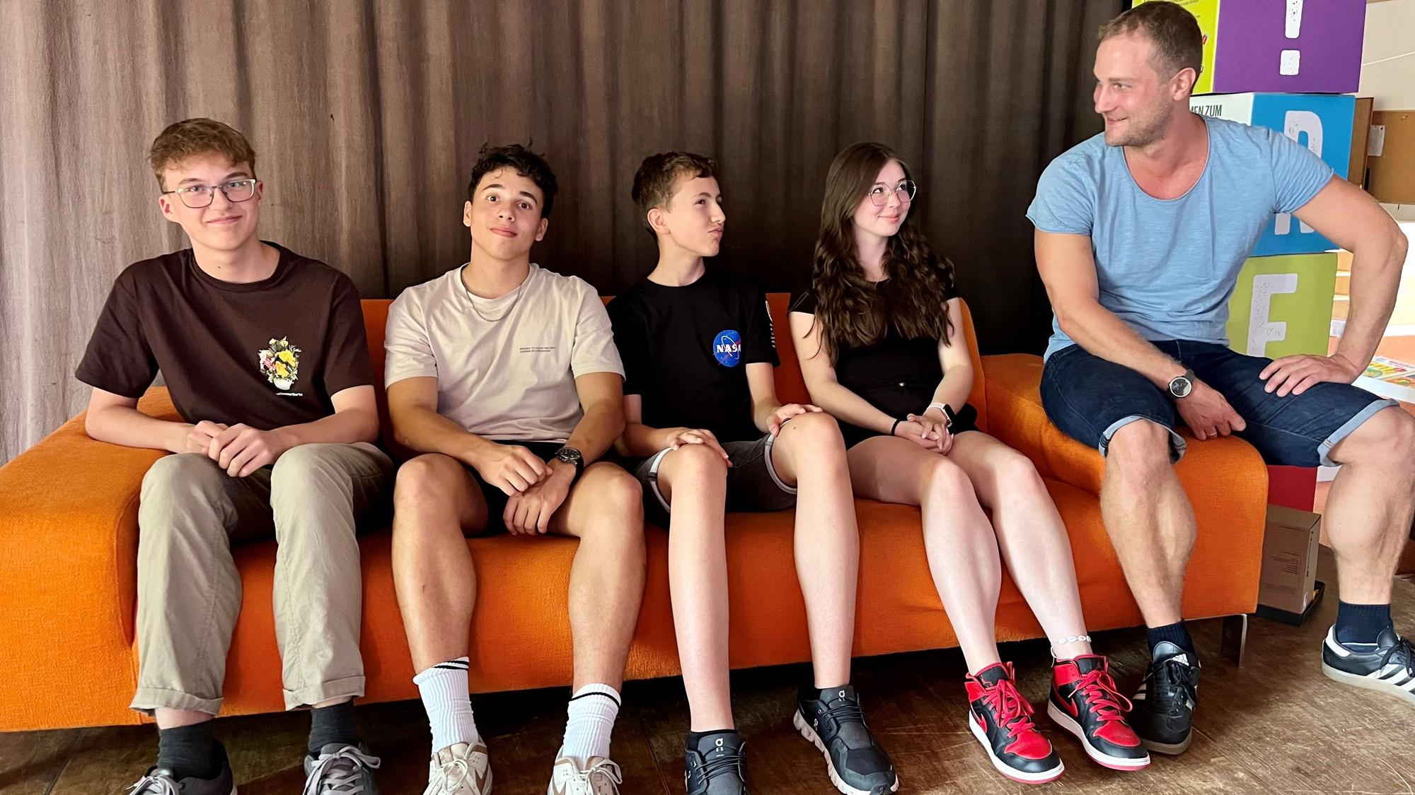 Jugendstadtrat: Jonas Döring, Marwin Klos, Moritz Hüttner, Laura Rehm und Verantwortlicher Simon Frädrich