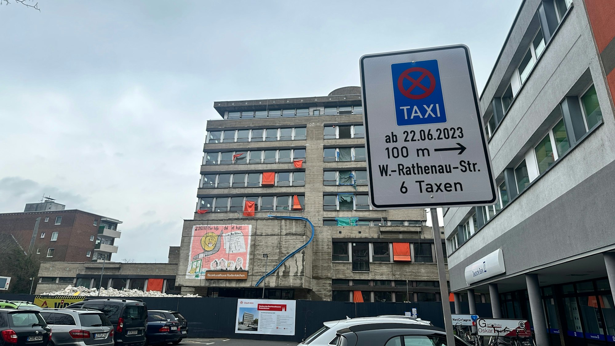 Blick auf das Rodenkirchener Rathaus