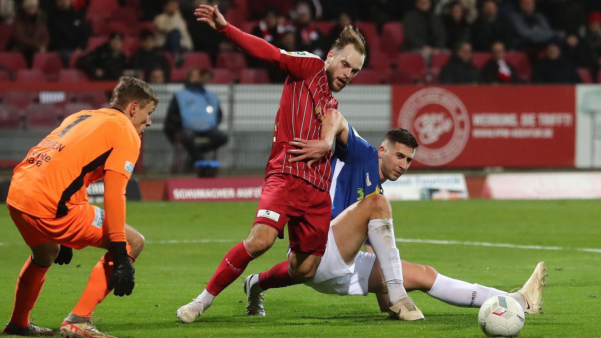 SC Fortuna Köln vs. 1. FC Düren, Mittelrheinpokal, Bitburger Pokal, Mitte: Adrian Stanilewicz, (Fortuna), 27.02.2024, Bild: Herbert Bucco