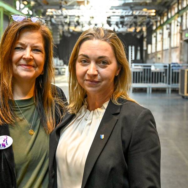 Von links zu sehen die Gleichstellungsbeauftragten Carmen Munoz-Berz und Nina Sommer.