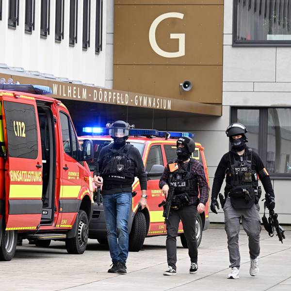 22. Februar: In Wuppertal hat ein Schüler bei einer Amoktat acht Schülerinnen und Schüler verletzt.