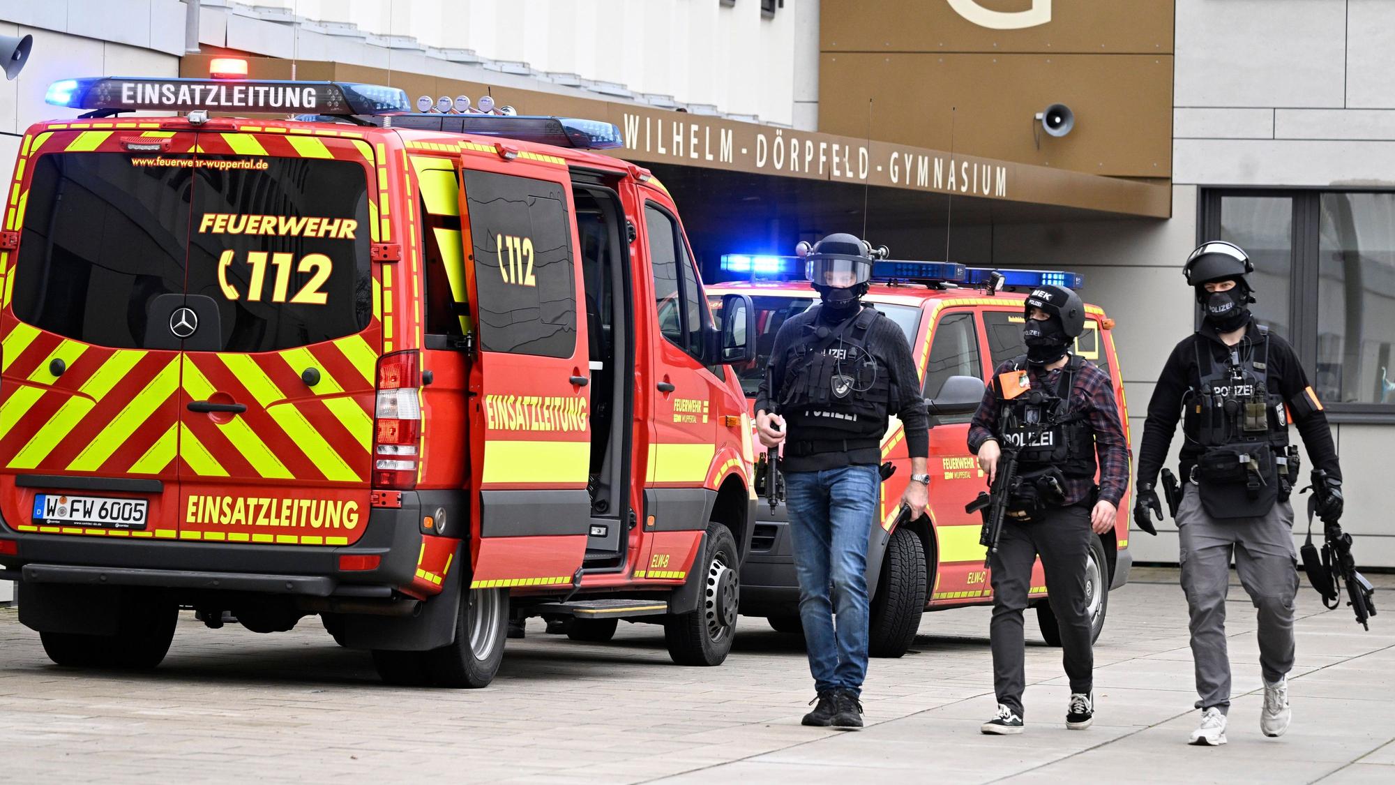 22. Februar: In Wuppertal hat ein Schüler bei einer Amoktat acht Schülerinnen und Schüler verletzt.