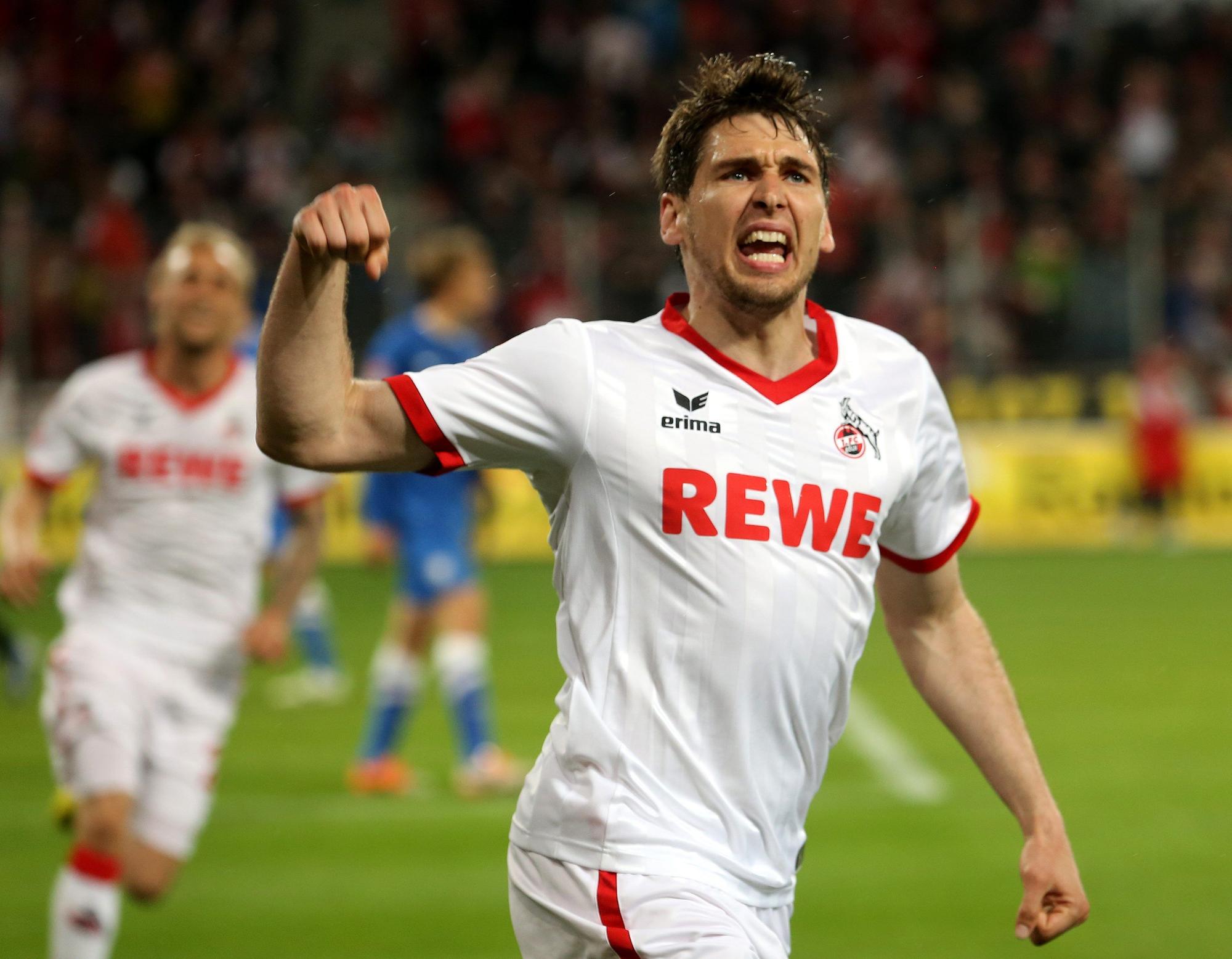 Patrick Helmes jubelt im April 2014 über sein Tor zum 2:1 für den 1. FC Köln im Zweitliga-Heimspiel gegen den VfL Bochum.