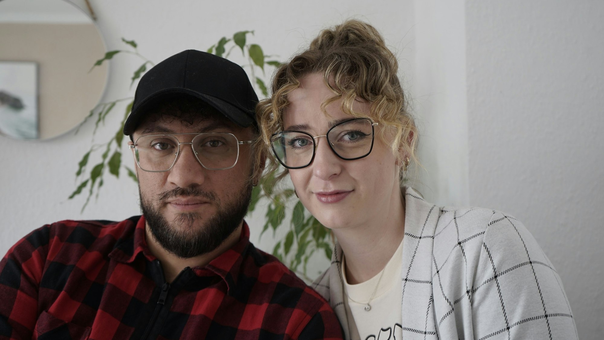 Nabil Farisi und Leona Beer.