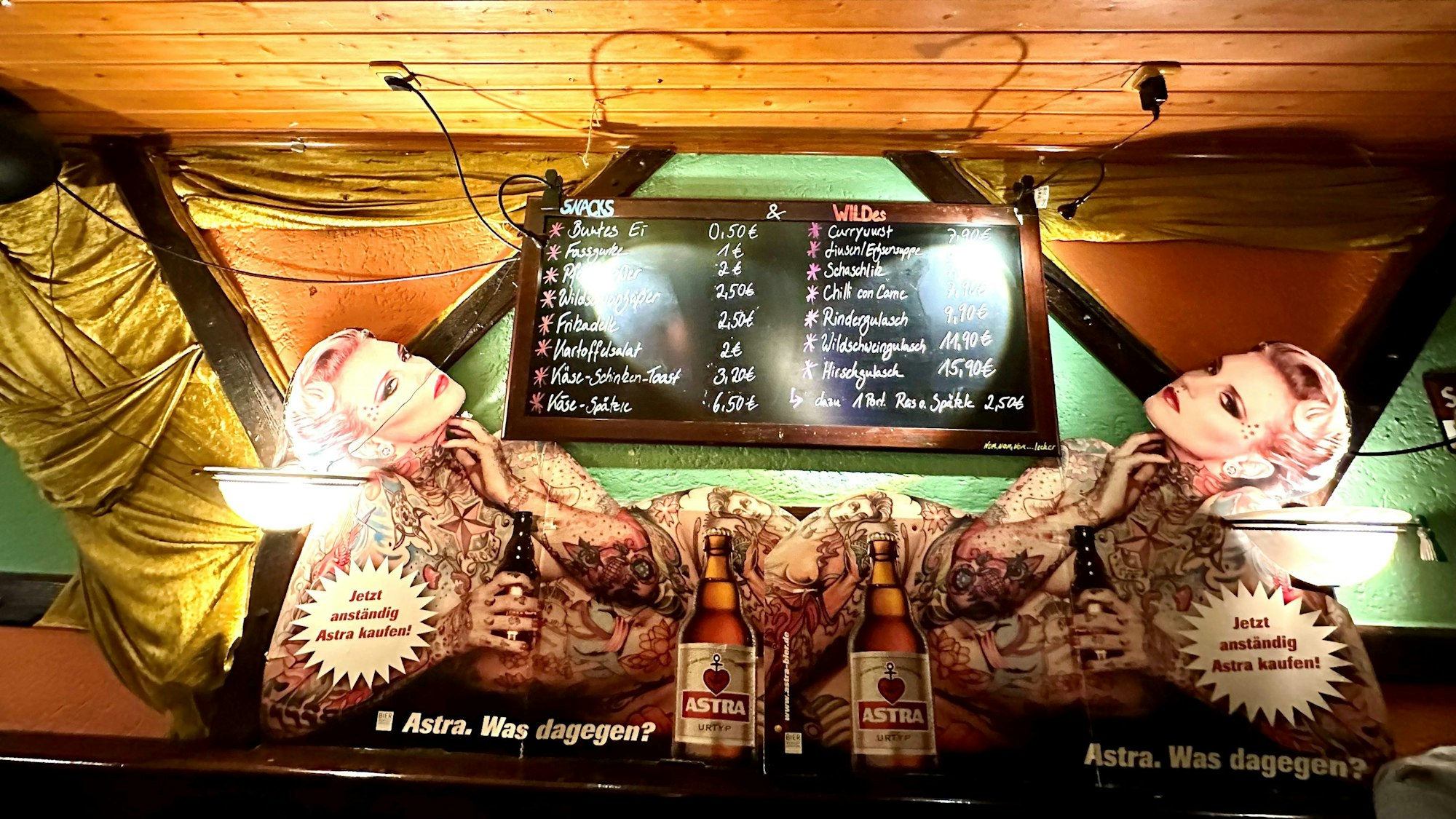 Kölsch Kneipe Greesberger am Eigelstein mit Speisekarte.