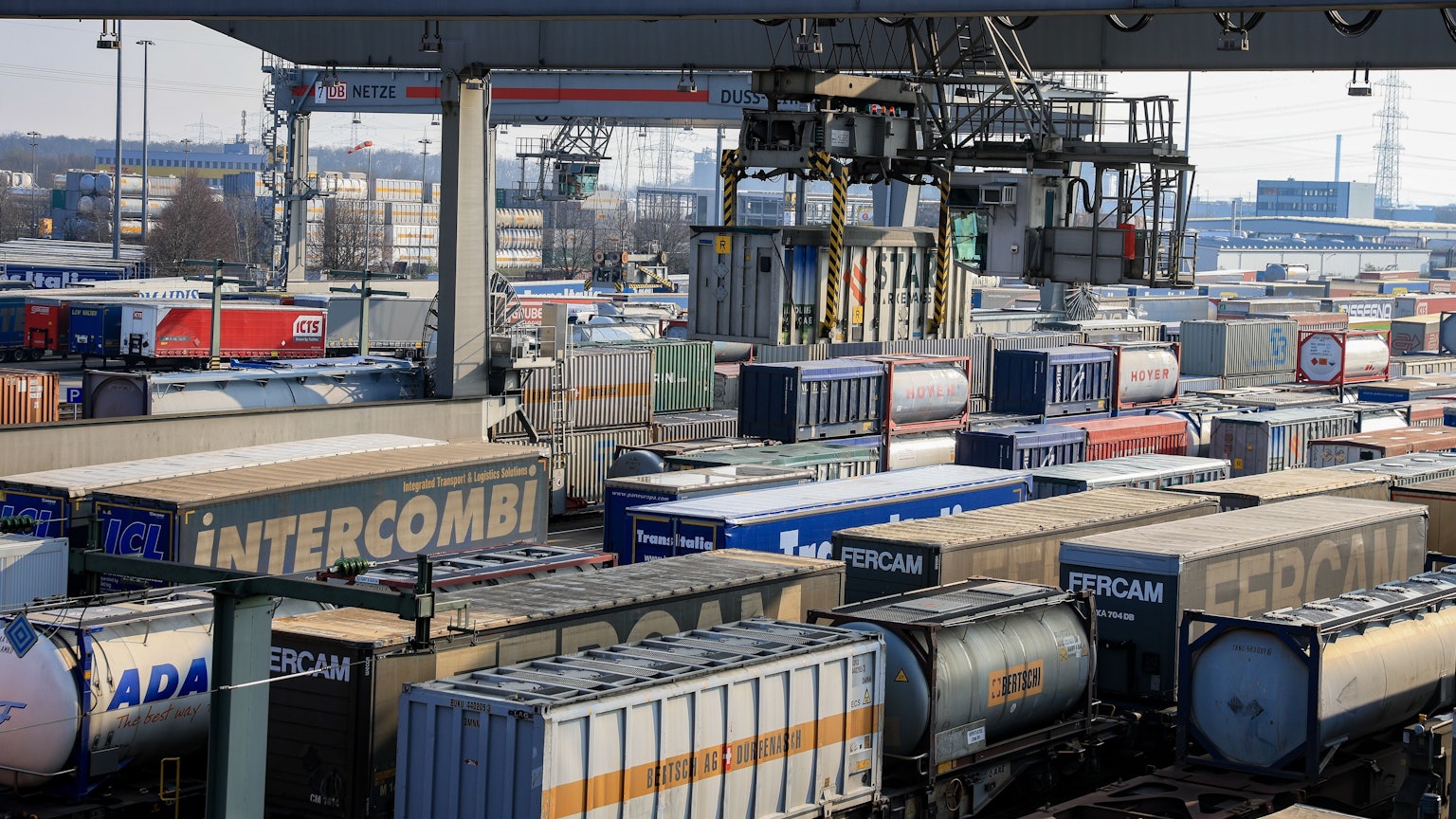100 Züge verlassen jede Woche das Eifeltor: Von Köln fahren die Container und Trailer nach Skandinavien und in den Mittelmeerraum.