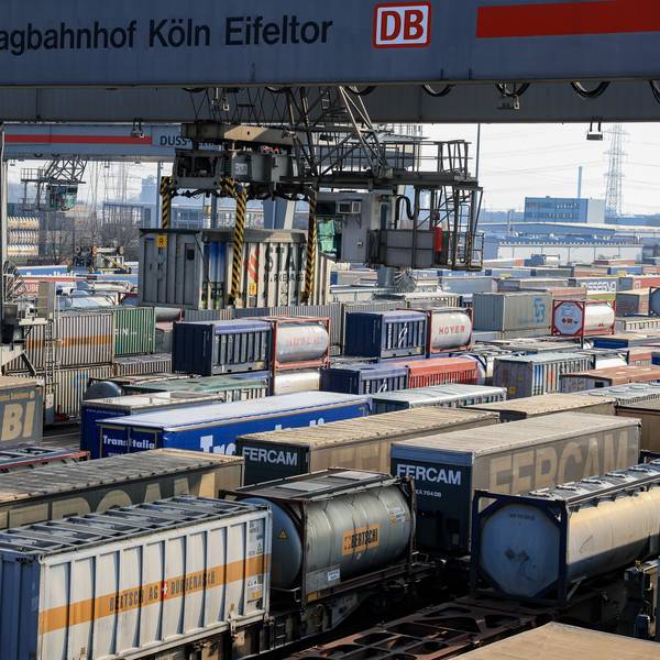 100 Züge verlassen jede Woche das Eifeltor: Von Köln fahren die Container und Trailer nach Skandinavien und in den Mittelmeerraum.