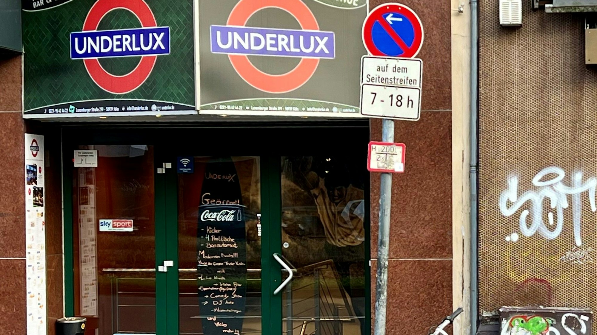 Fassade des Kölner Bowlingcenters Underlux