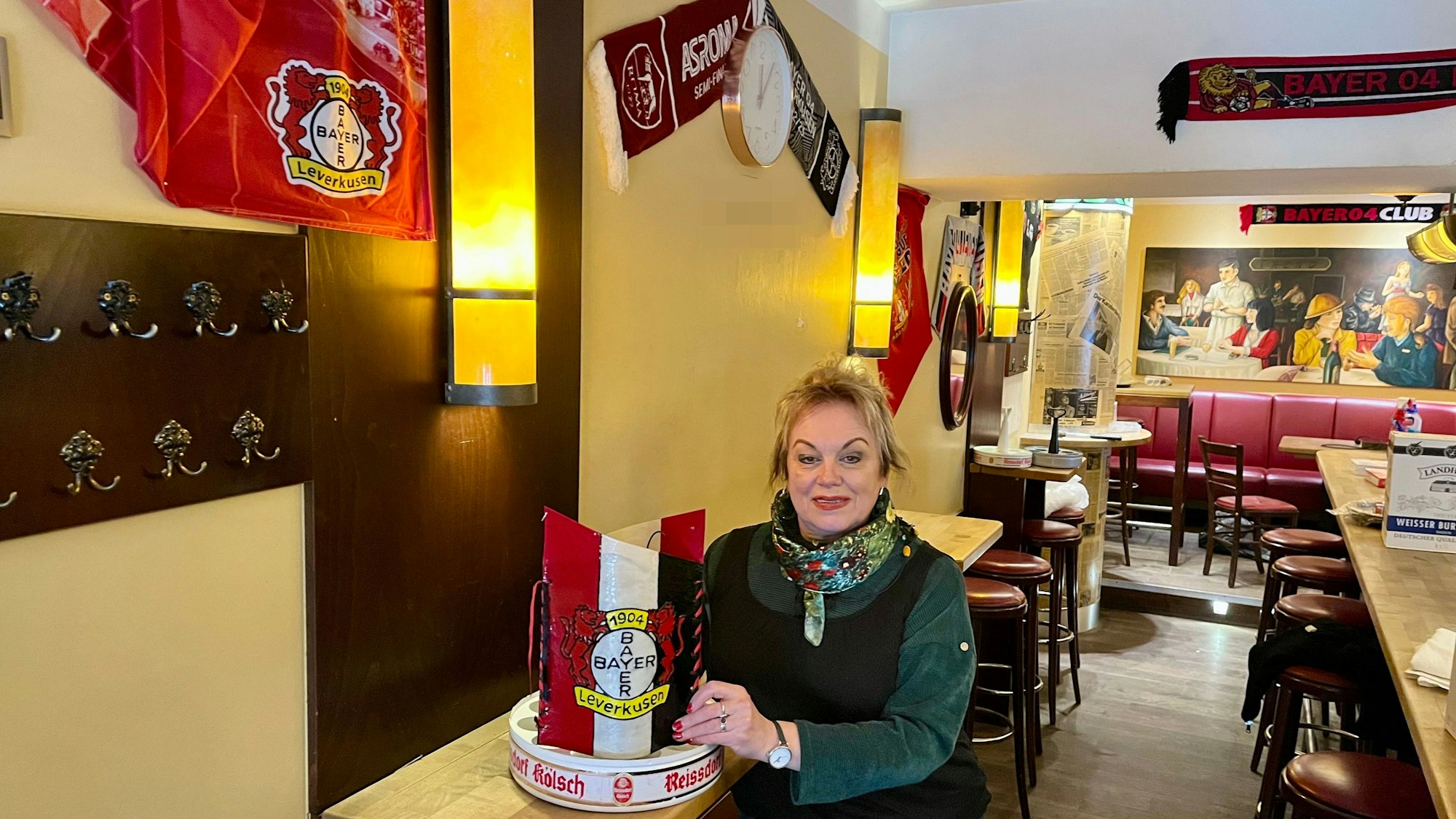 Wirtin Mariana im neuen "Trend"