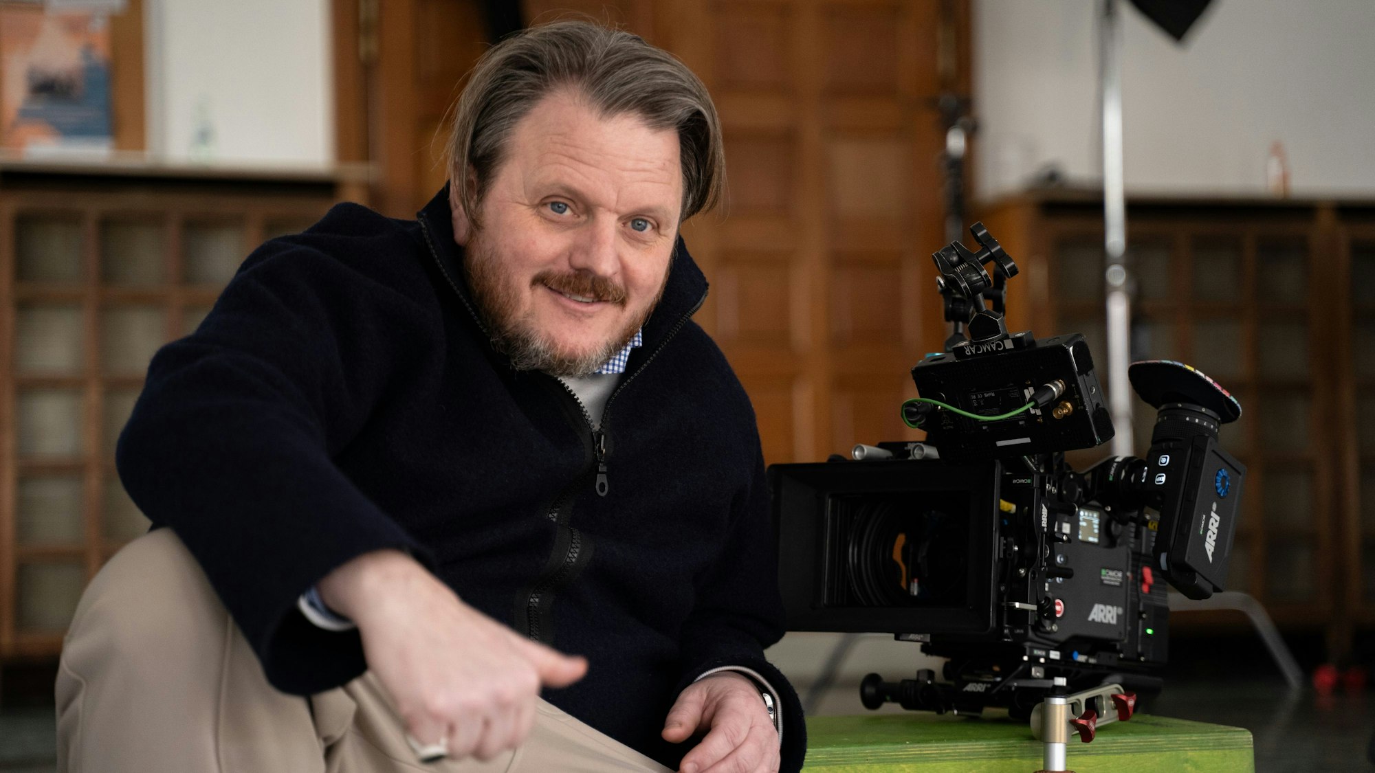 Der Kölner Filmproduzent und Regisseur Lutz Heineking bei Dreharbeiten zu „Andere Eltern“.