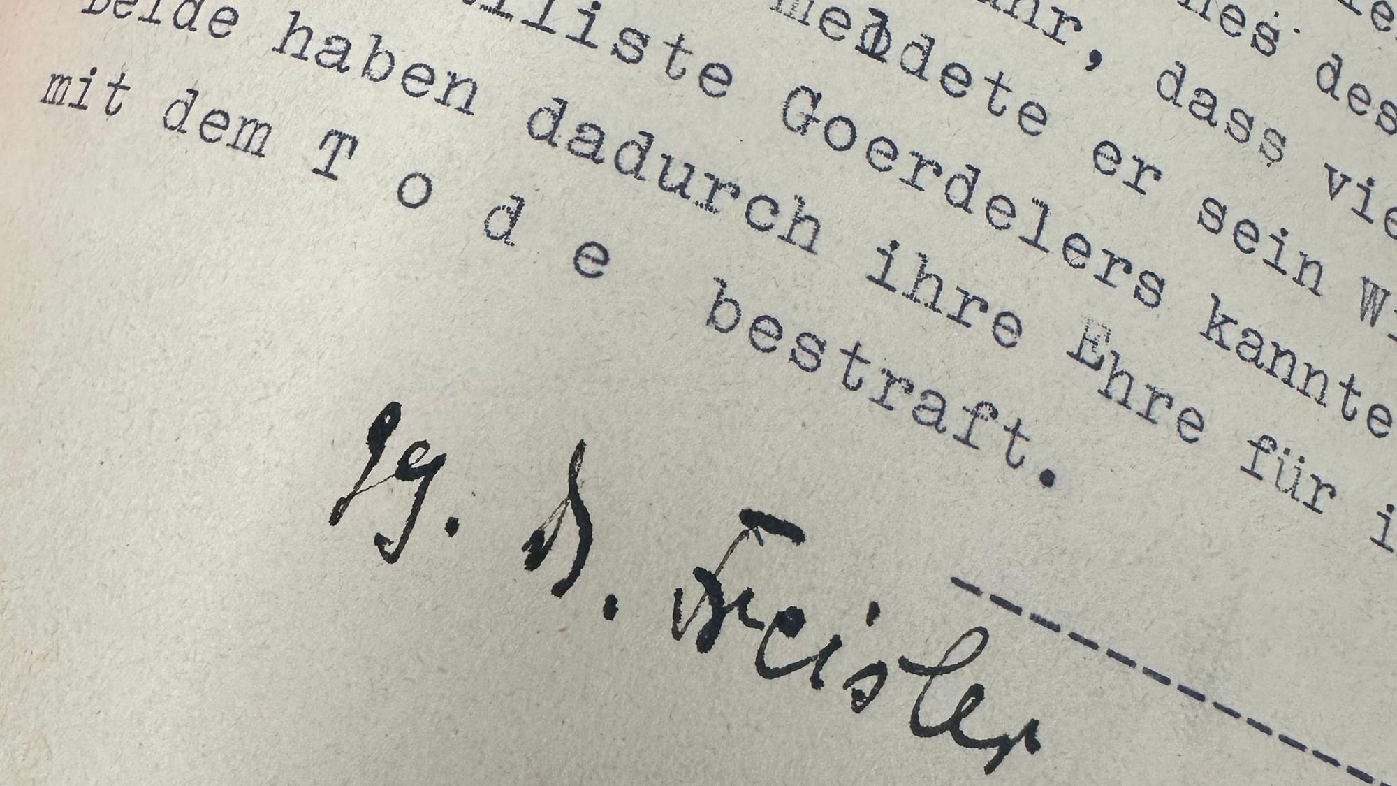 Das Todesurteil von Andreas Hermes, unterschrieben von Nazi-Richter Roland Freisler. Hermes wurde am 11. Januar 1945 zum Tode verurteilt.
