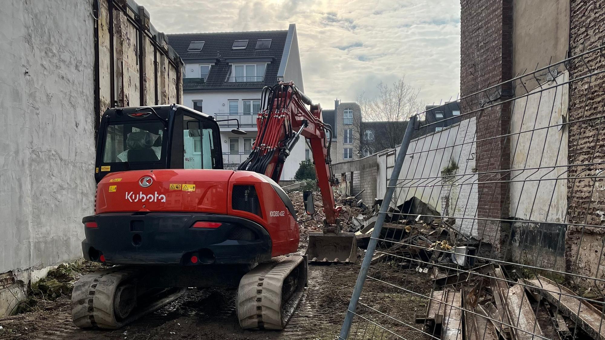 Bagger auf Baustelle