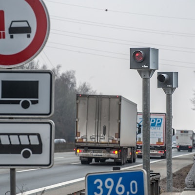 Die Geschwindigkeitsmessanlage an der A1 bei Burscheid.