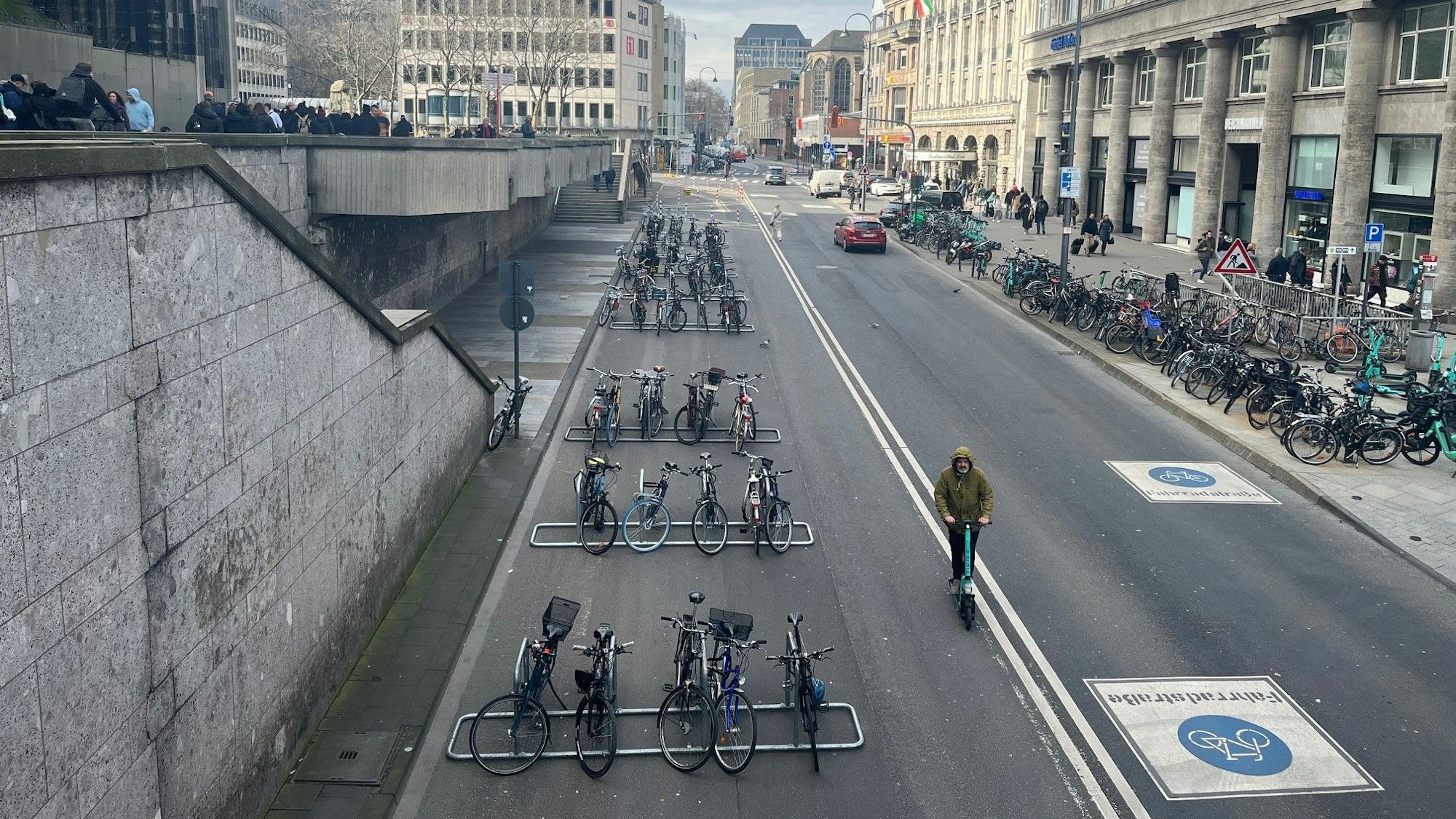 Die Radständer standen auf der Trankgasse bis zur EM.