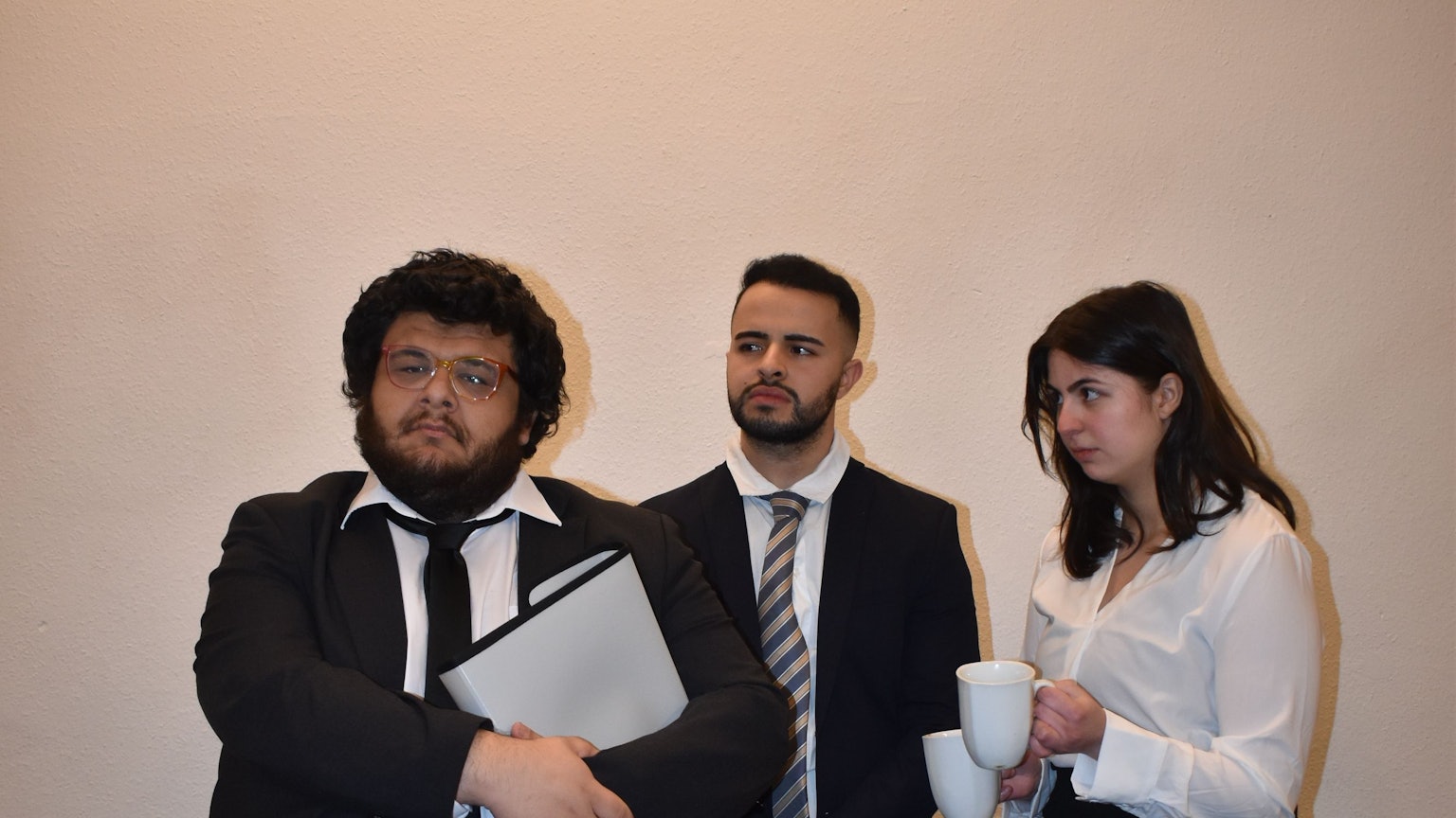 Teilnehmer des Projektes „Phantastische Queerwesen“ während der Proben des Stückes „Saving Wonderland“.