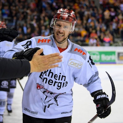 Kai Hospelt beim Torjubel für den KEC im Jahr 2019.