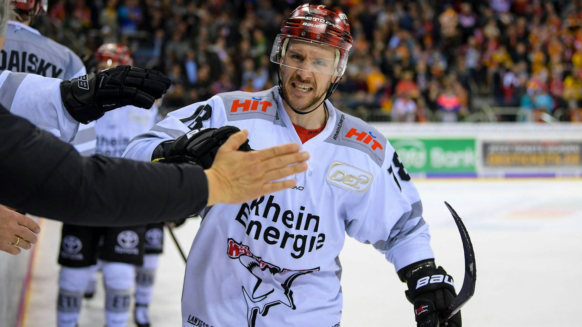 Kai Hospelt beim Torjubel für den KEC im Jahr 2019.