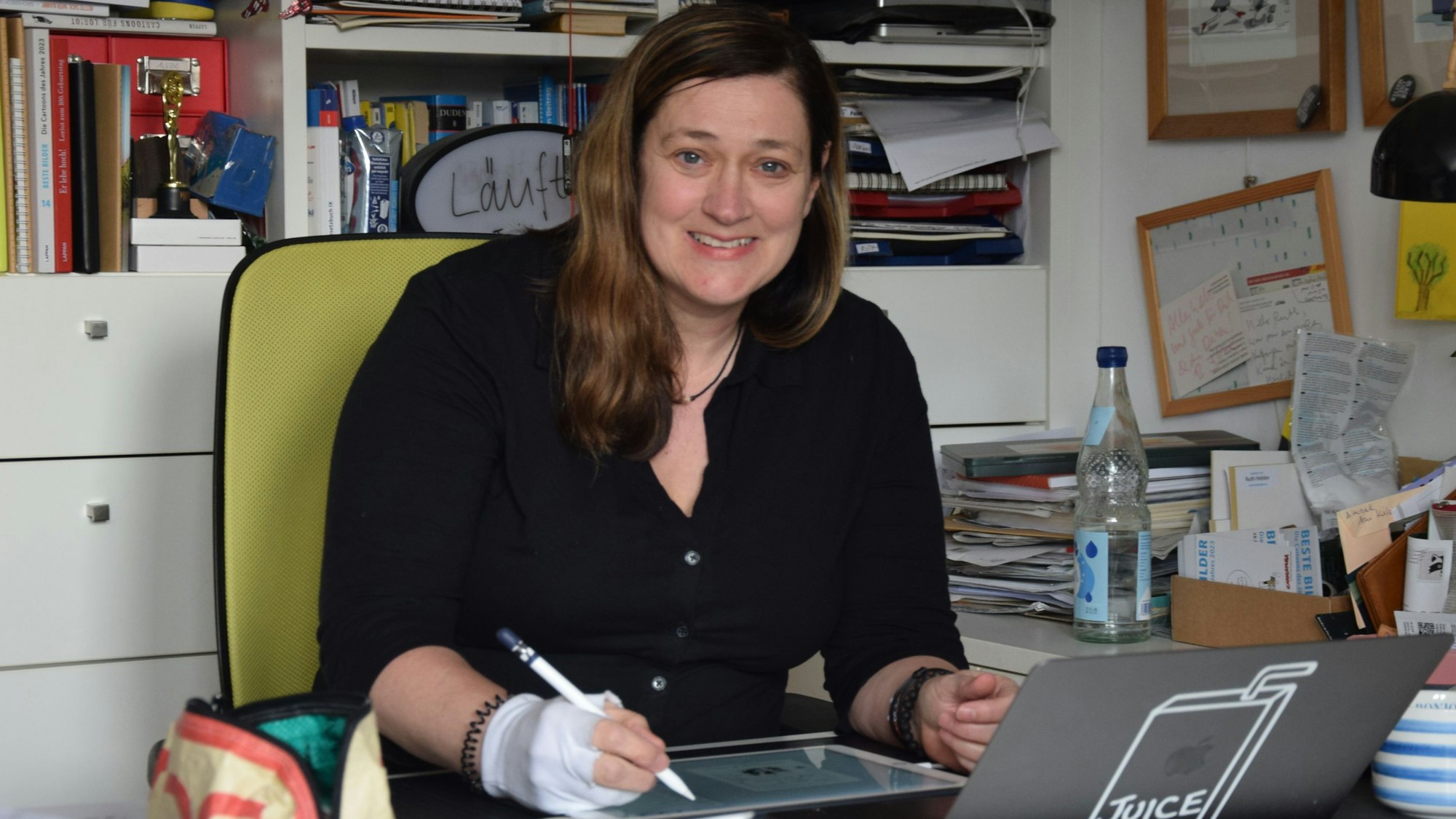 Die Kölnerin Ruth Hebler ist zweifach mit dem Deutschem Cartoonpreis ausgezeichnet.