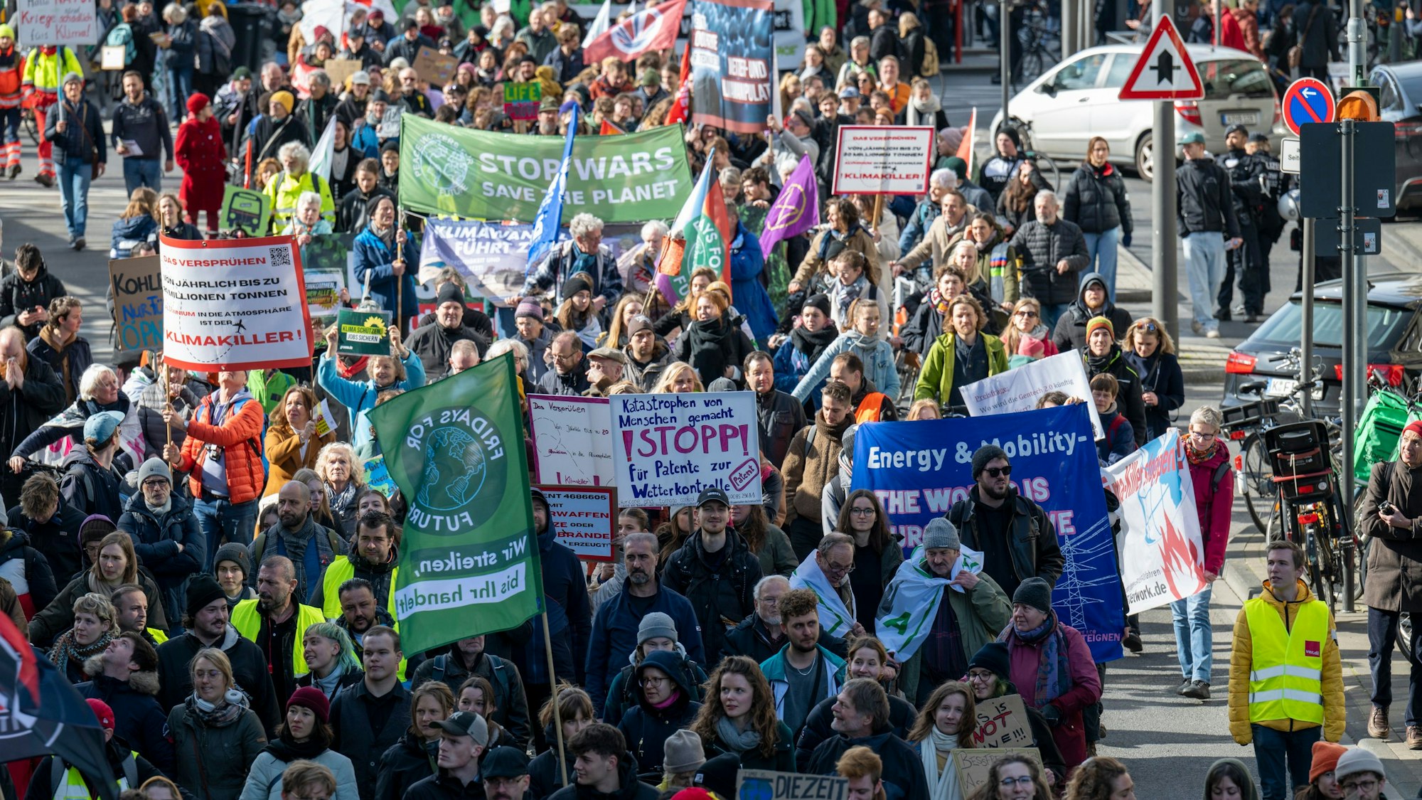 Ein Demonstrationszug von „Fridays For Future“.