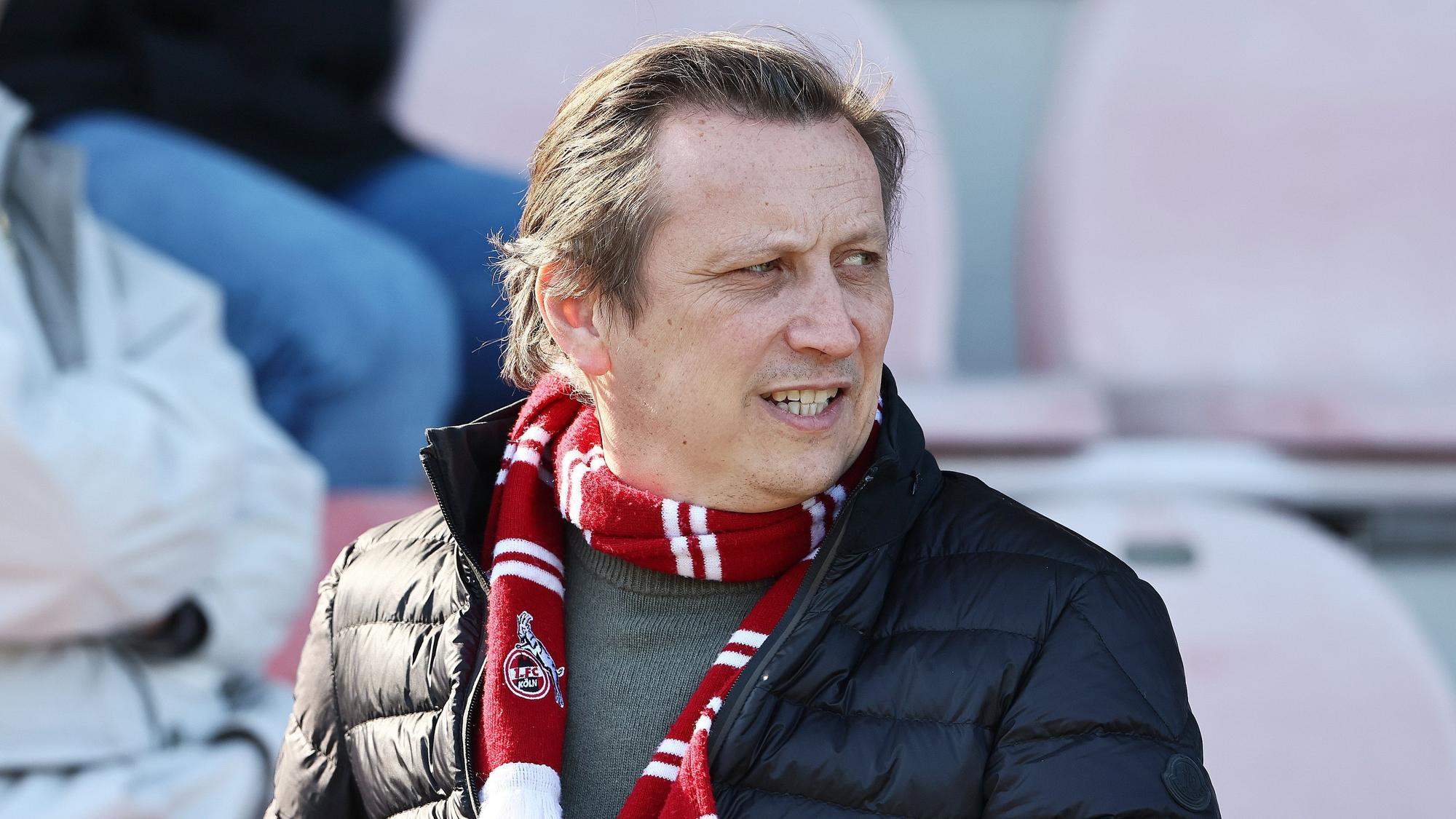 Lionel Souque trägt einen FC-Schal, er ist Aufsichtsratsvorsitzender des Vereins