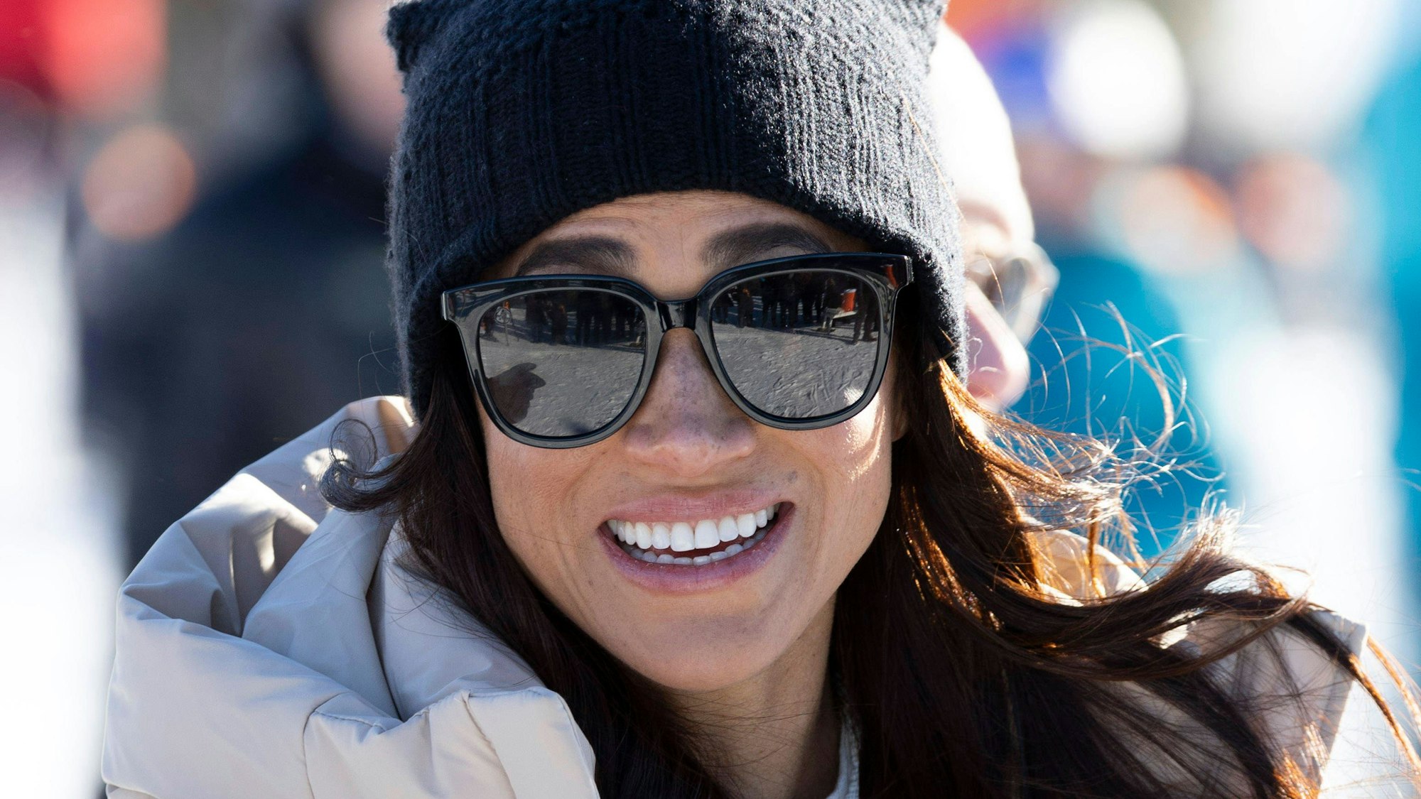 Herzogin Meghan im Schnee-Outfit.