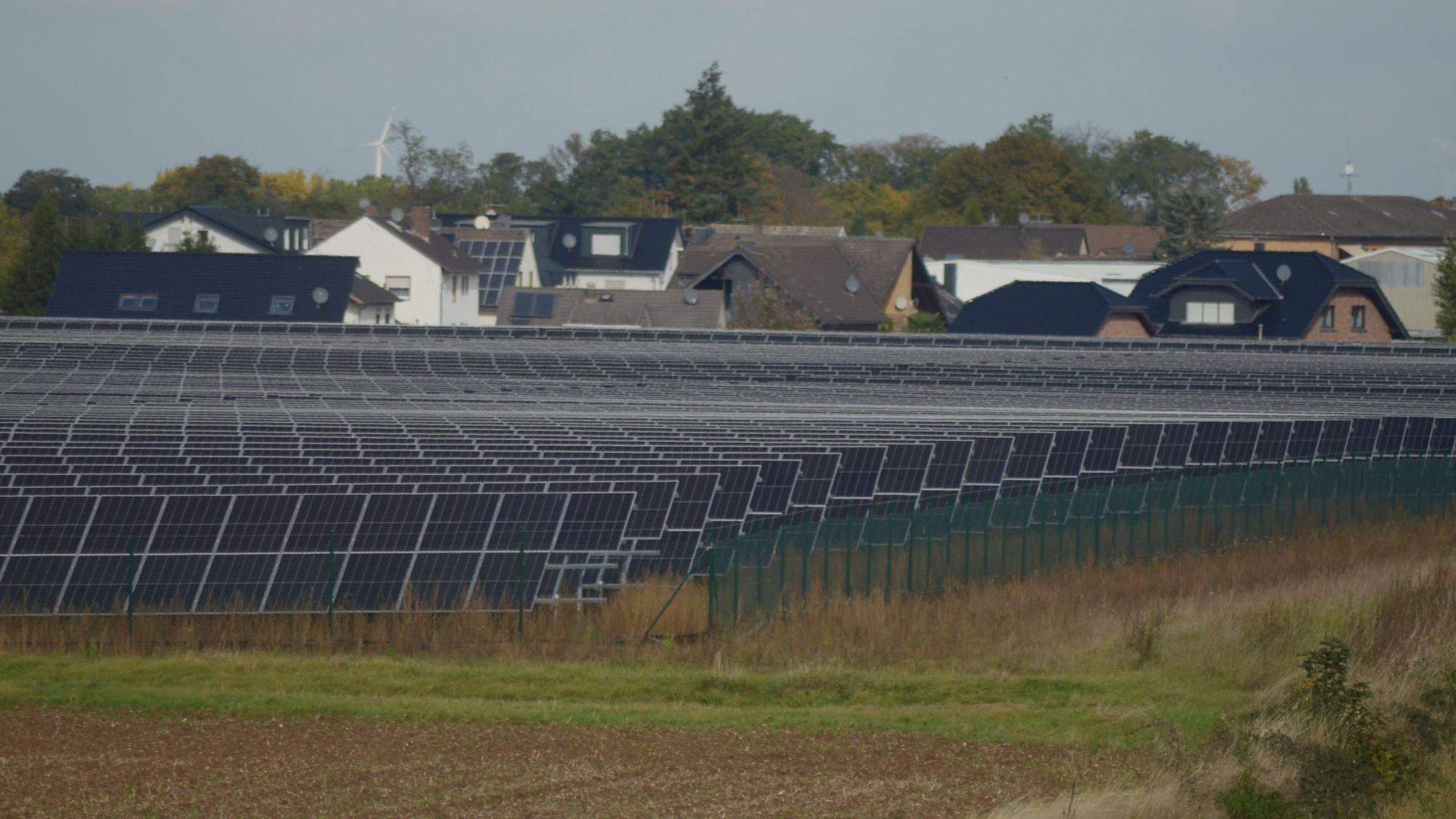 Der Solarpark bei Wüschheim.