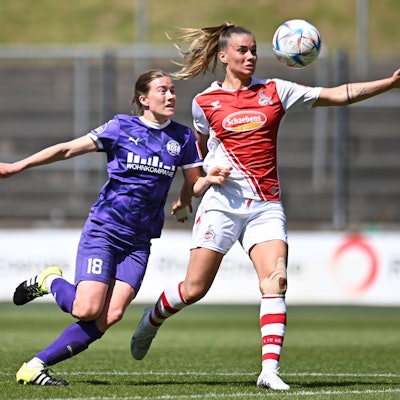 Fußball Frauen Flyeralarm-Bundesliga Saison 2022/2023 22. Spieltag: 1. FC Köln - SGS Essen am 28.05.2023 im Franz-Kremer-Stadion in Köln Lena Ostermeier SGS Essen , links - Selina Cerci 1. FC Köln , rechts DFB regulations prohibit any use of photographs as image sequences and/or quasi-video. Nordrhein-Westfalen Deutschland *** Soccer Women Flyeralarm Bundesliga Season 2022 2023 22 Matchday 1 FC Cologne SGS Essen on 28 05 2023 at Franz Kremer Stadium in Cologne Lena Ostermeier SGS Essen , left Selina Cerci 1 FC Cologne , right DFB regulations prohibit any use of photographs as image sequences and or quasi video North Rhine Westphalia Germany