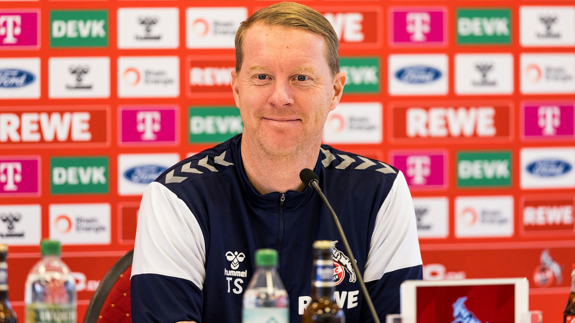Timo Schultz Trainer auf einer Pressekonferenz beim 1. FC Köln