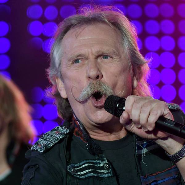 Henning Krautmacher, der Sänger und Frontmann der Kölner Band Höhner, bei einem Auftritt.