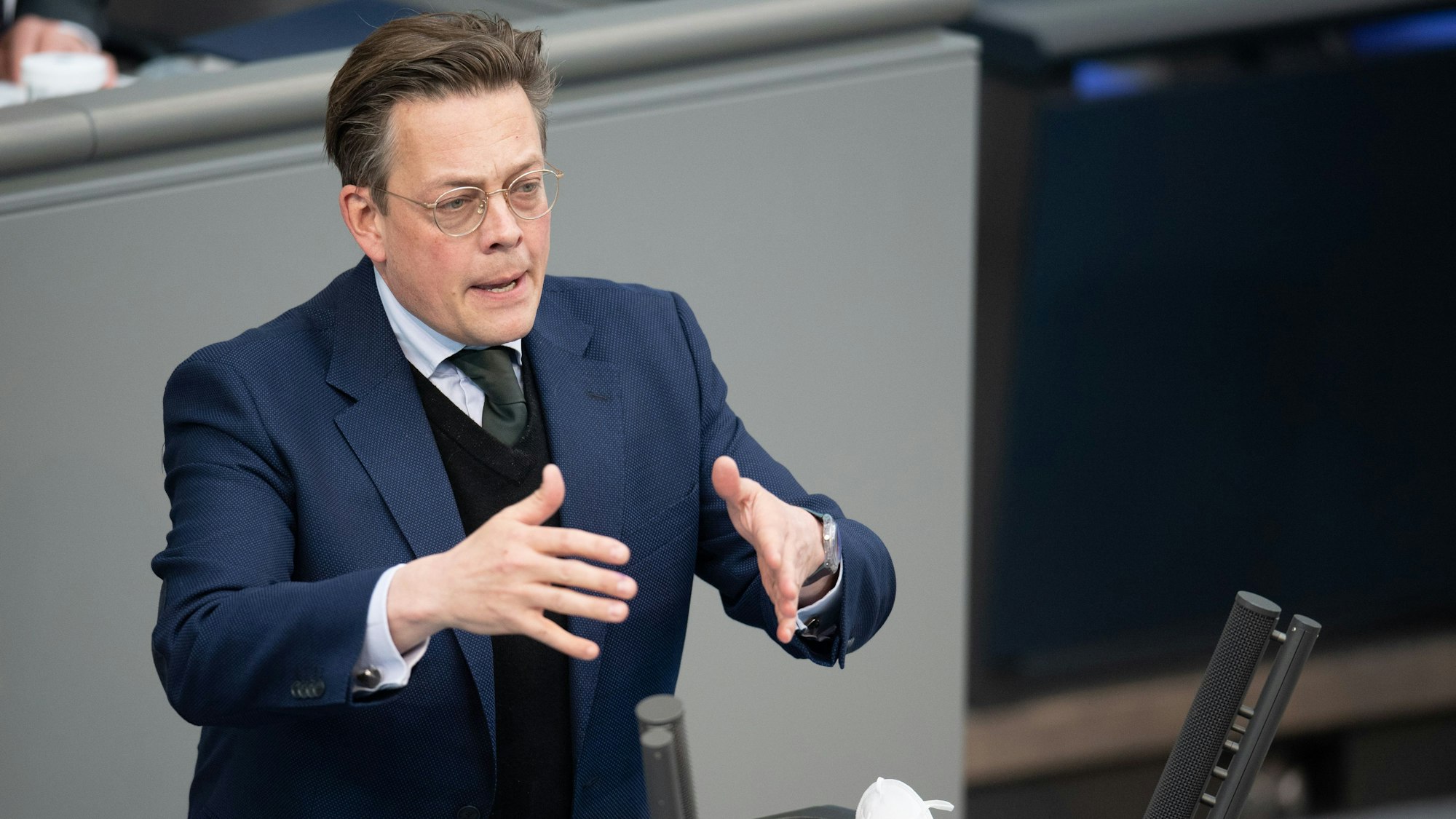 Konstantin von Notz (Bündnis 90/Die Grünen) spricht im Bundestag zum Thema Sicherheit informationstechnischer Systeme.