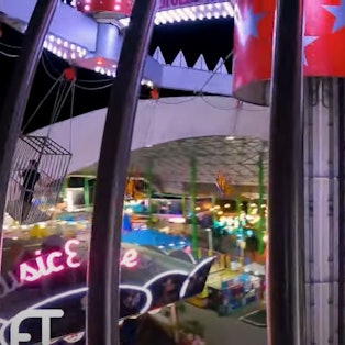 Der Freizeitpark-Fan wagte sich in eine der neuen Gondeln der ehemaligen Phantasialand-Attraktion und filmte die Fahrt, obwohl er unter Höhenangst leidet.