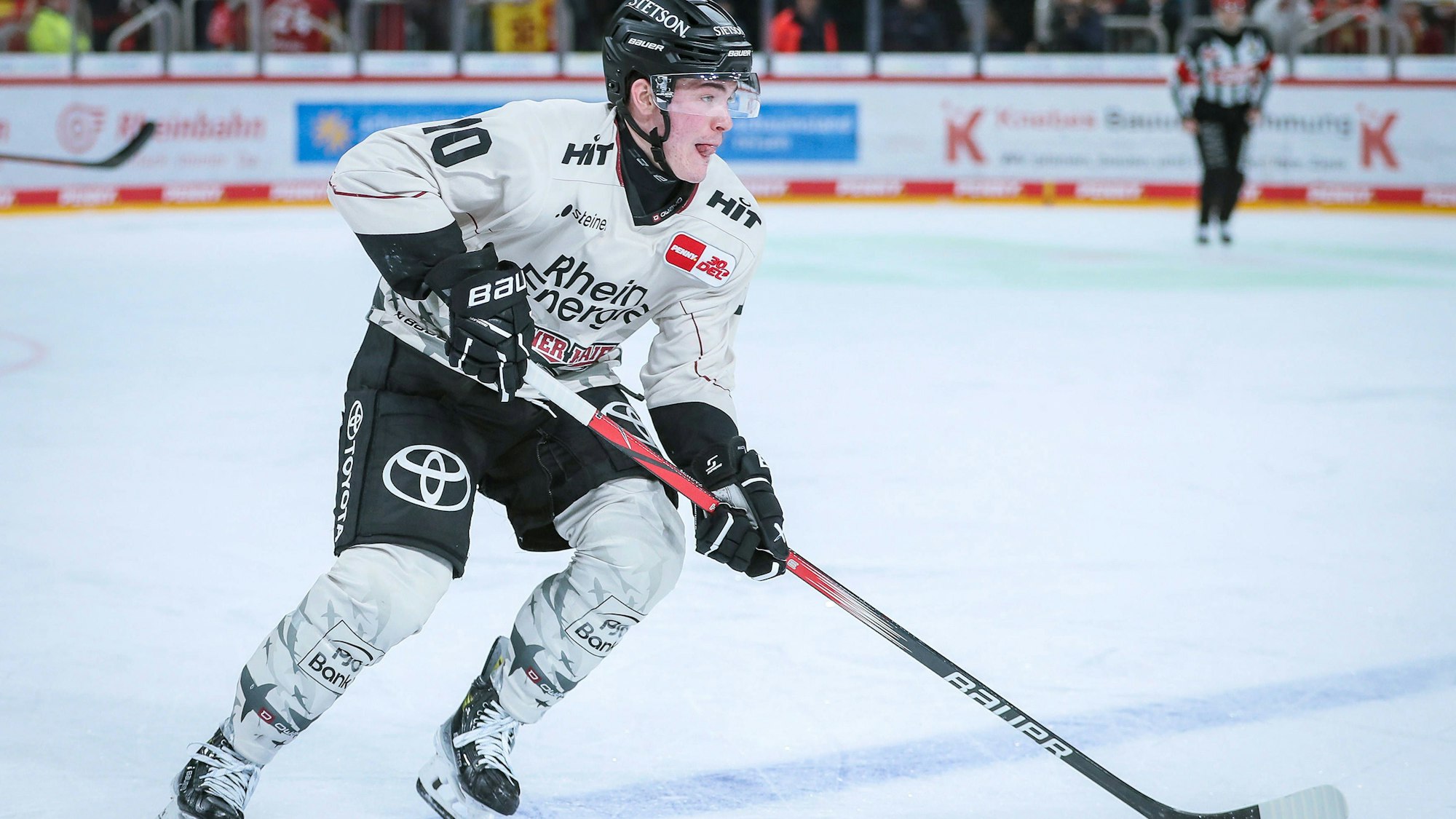 KEC-Spieler Justin Schütz auf dem Eis. (Archivbild)