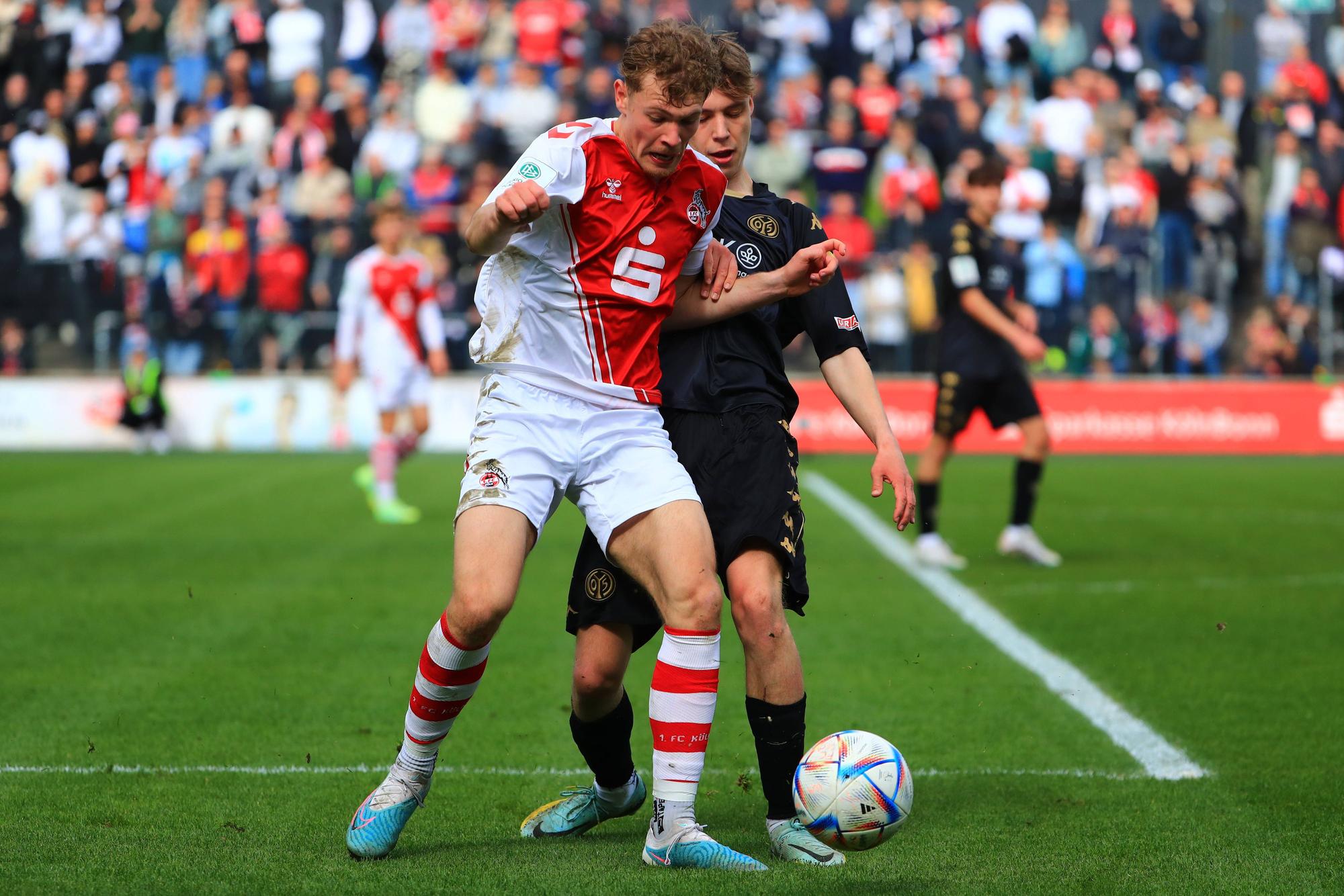 Tim Mueller Mainz im Zweikampf mit Luis Miguel Cortijo Lange Koeln 1. FC Koeln vs 1. FSV Mainz 05, Fussball, A-Junioren-Bundesliga, 14.04.2023 DFB regulations prohibit any use of photographs as image sequences and/or quasi-video. 1. FC Koeln vs 1. FSV Mainz 05, Fussball, A-Junioren-Bundesliga, 14.04.2023 Koeln *** Tim Mueller Mainz in duel with Luis Miguel Cortijo Lange Koeln 1 FC Koeln vs 1 FSV Mainz 05, Football, A Junioren Bundesliga, 14 04 2023 DFB regulations prohibit any use of photographs as image sequences and or quasi video 1 FC Koeln vs 1 FSV Mainz 05, Football, A Junioren Bundesliga, 14 04 2023 Koeln Copyright: xEibner-Pressefotox EP_RWS