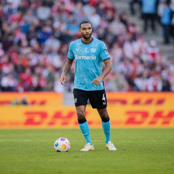 Jonathan Tah im Duell gegen den 1. FC Köln