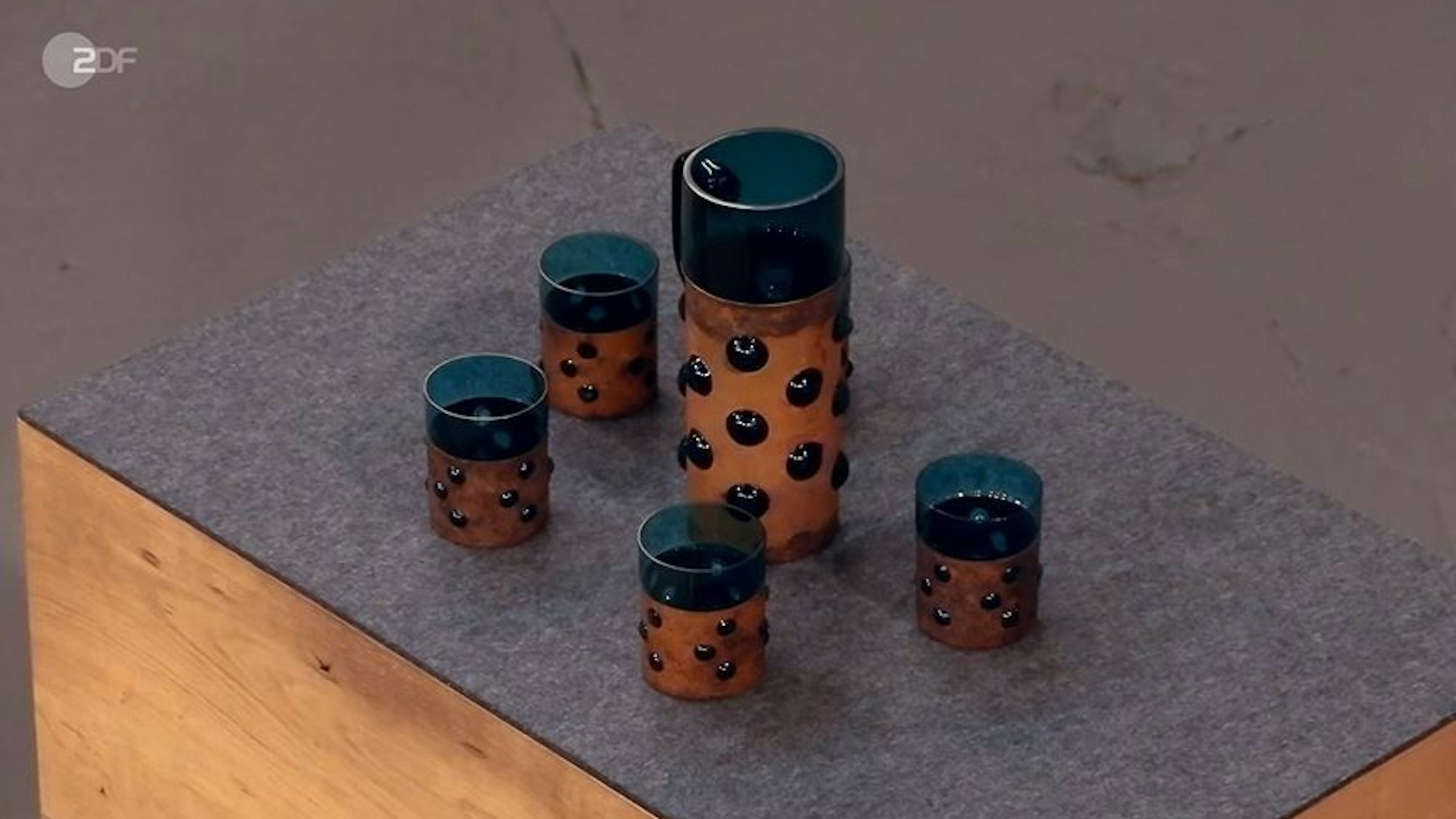 Das Glas-Set ist durch sein außergewöhnliches Design nicht zu übersehen.