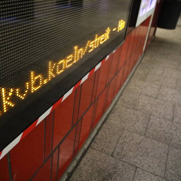 Streik bei der KVB - die Anzeigetafeln an den Haltestellen bleiben leer. (Symbolbild)