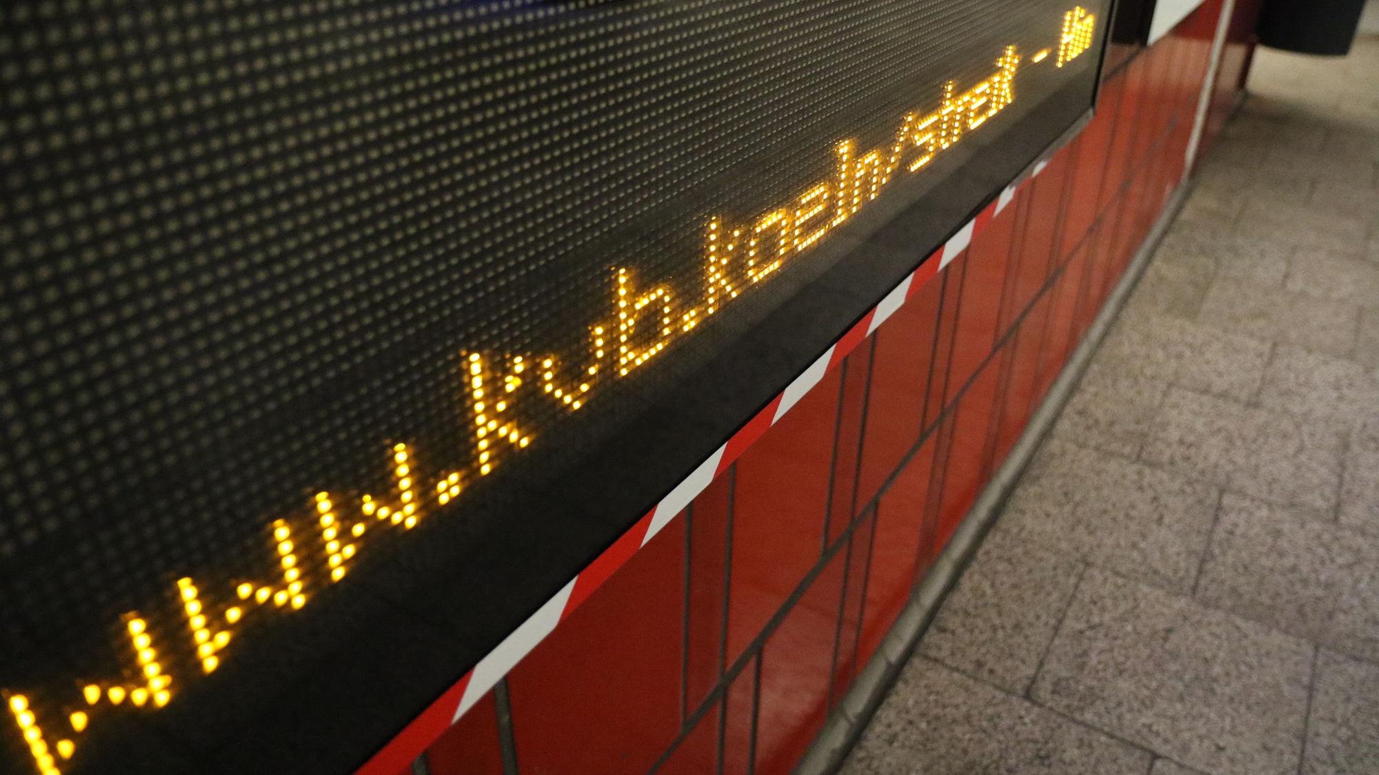 Streik bei der KVB - die Anzeigetafeln an den Haltestellen bleiben leer. (Symbolbild)