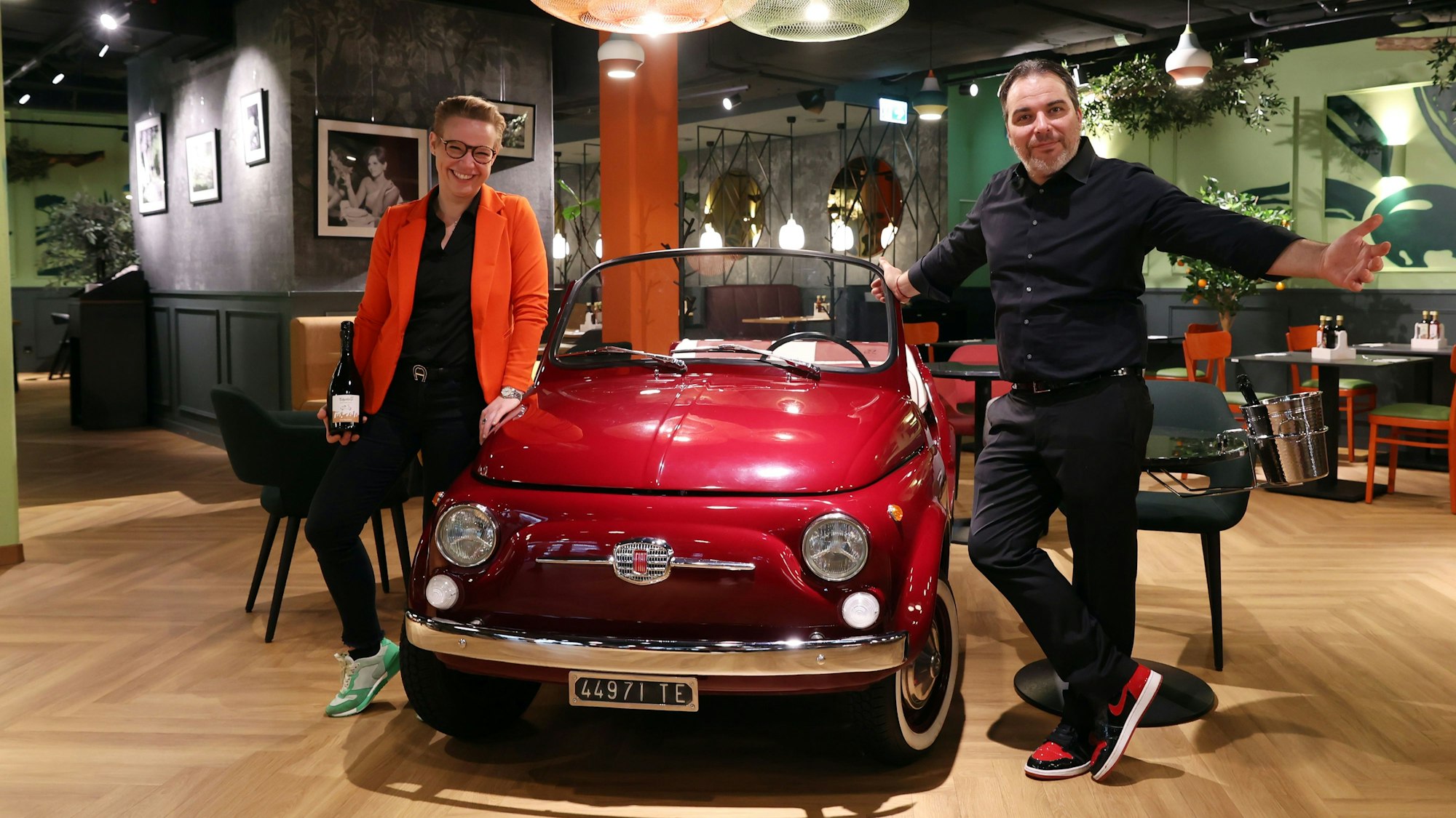 Neue Tuscolo-Filiale eröffnet im Antoniter-Quartier. Foto: Betriebsleiterin Felicia Rieke und Geschäftsführer Pietro Esposito.