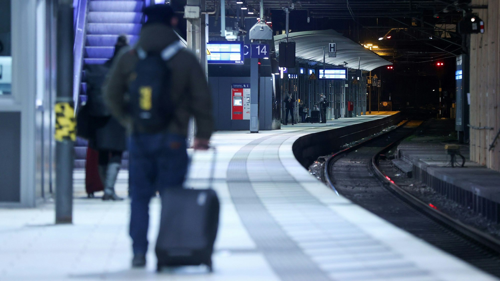 Die Gewerkschaft der Deutschen Lokführer (GDL) hat neue Streiks bei der Deutschen Bahn angekündigt. (Symbolbild)