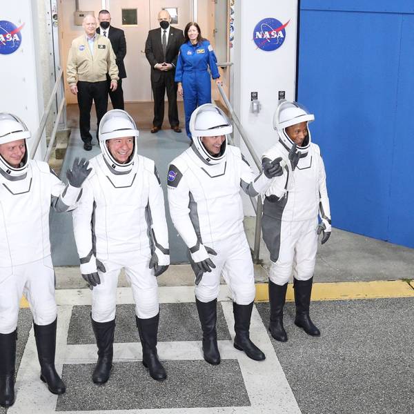 Die Crew-8-Astronauten (von links) Missionsspezialist Alexander Grebenkin, NASA-Astronaut und Pilot Michael Barratt, NASA-Astronaut und Kommandant Matthew Dominick und NASA-Astronautin und Missionsspezialistin Jeanette Epps.