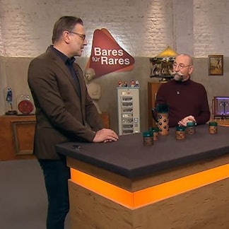 Christoph und Doris Scheulen (v.l) mit ZDF-Moderator Horst Lichter und Detlev Kümmel bei der „Bares für Rares“-Expertise.