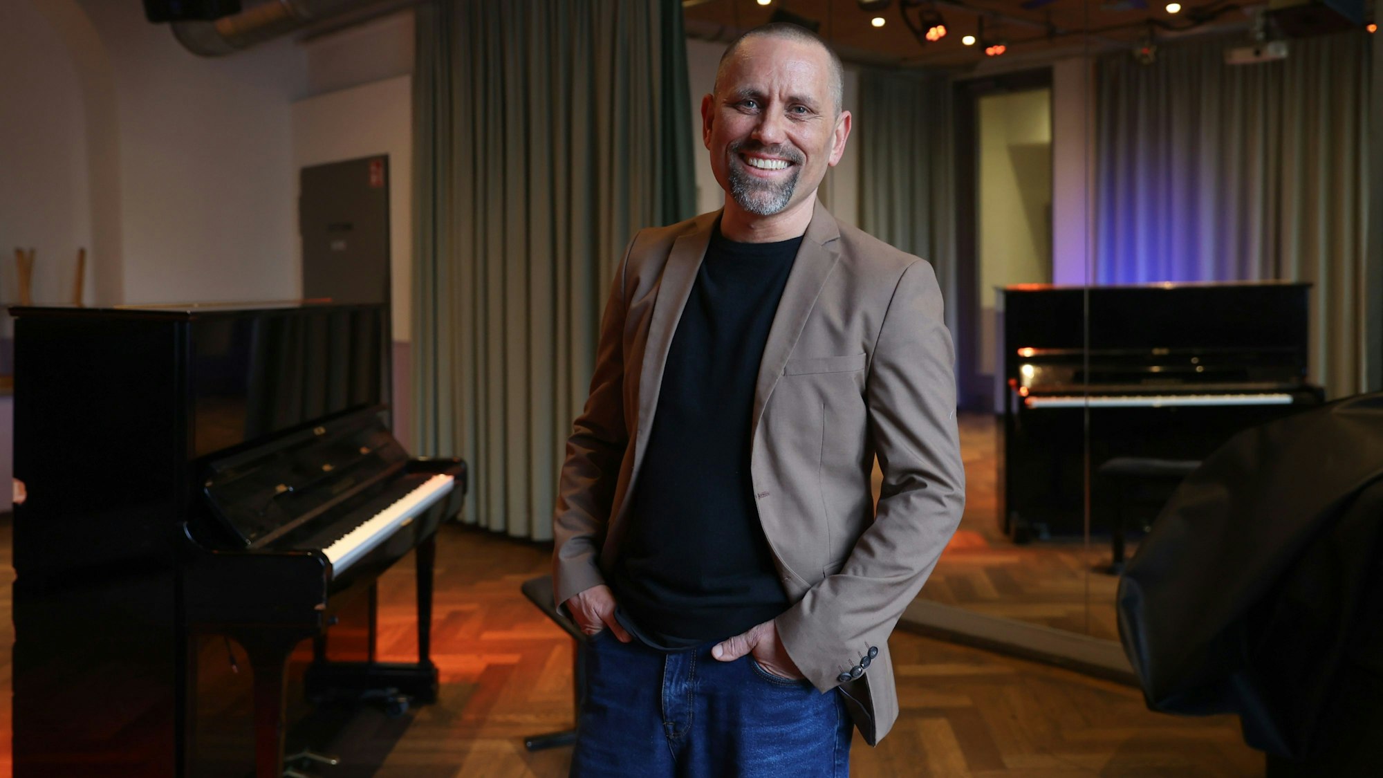 Joscha Oetz in der Offenen Jazz Haus Schule in der Eigelsteintorburg.