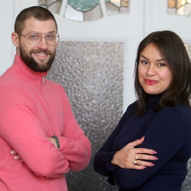 Sonja Mertes-Lipfert und Tim Lipfert in ihrer Wohnung im Agnes-Viertel.