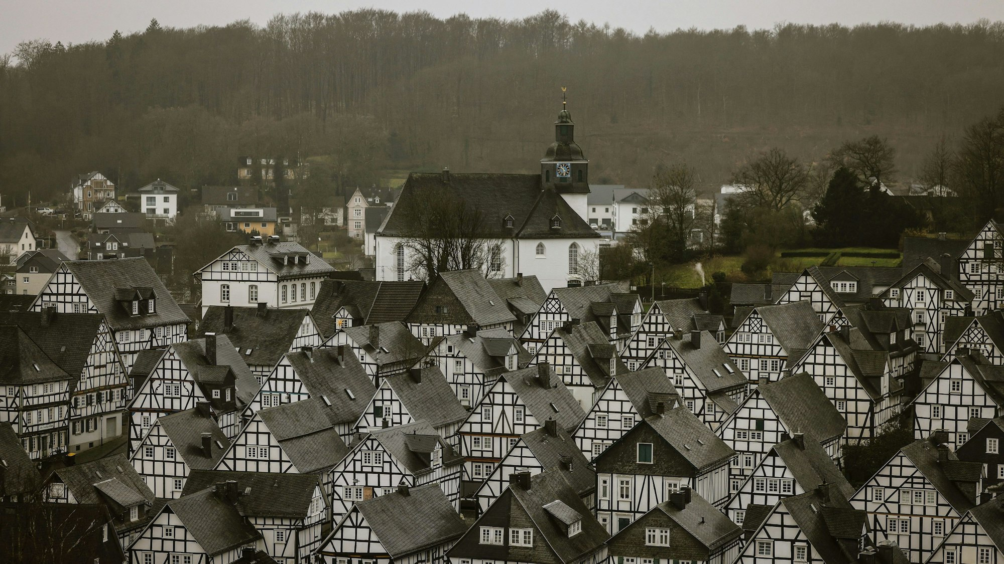 Ob Luises Familie noch in Freudenberg lebt, darüber gibt der örtliche Pfarrer keine Auskunft.