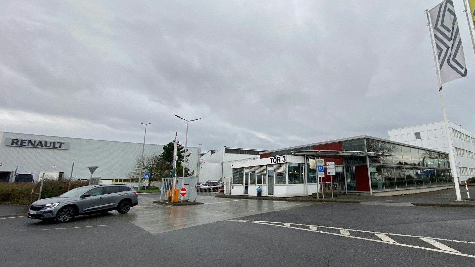 Zu sehen sind die Gebäude der Renault Deutschland AG in Brühl-Vochem.